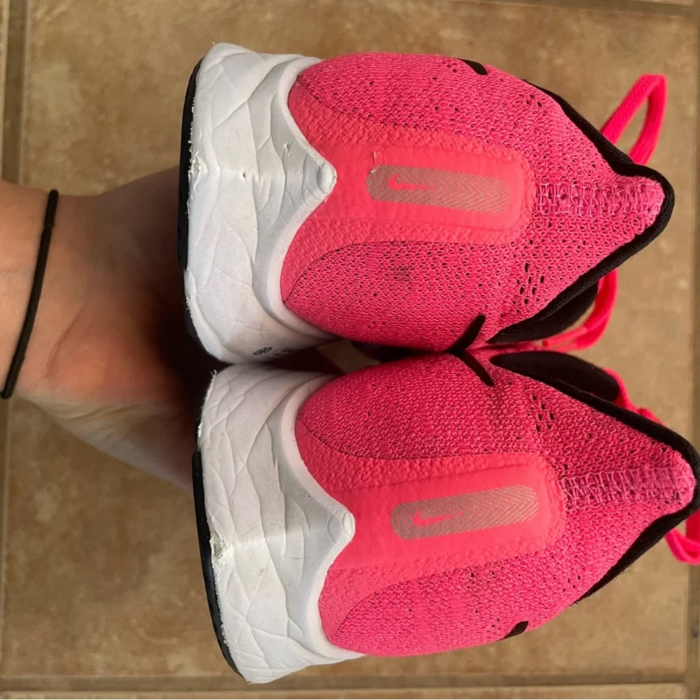 Nike Air Zoom Pegasus 36 'Hyper Pink' - Picture 8 of 12